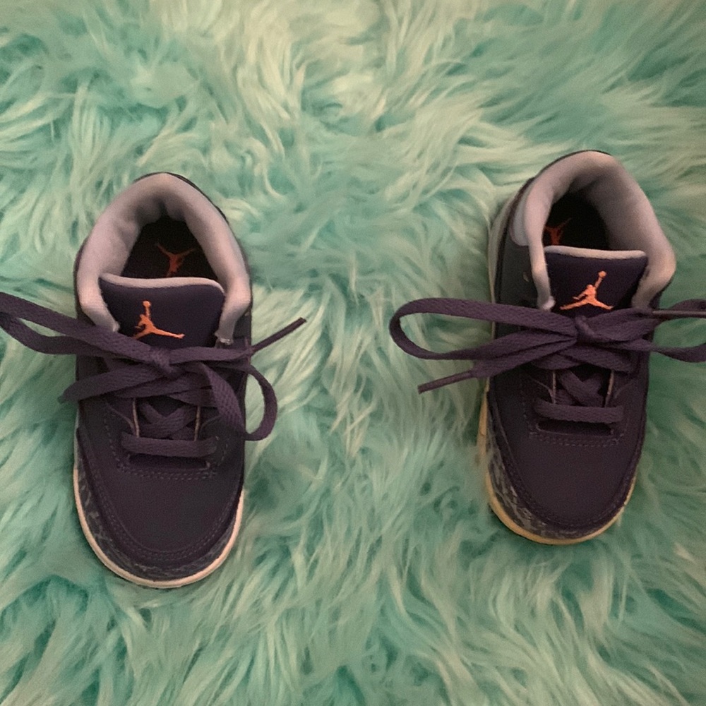 Kids sneakers